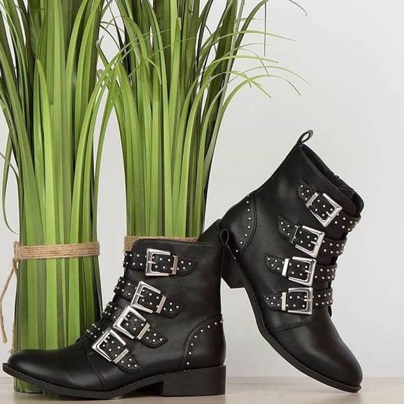 Qupid Shoes - LAST 6 Qupid Black/ Silver buckle studded BOOTIE
